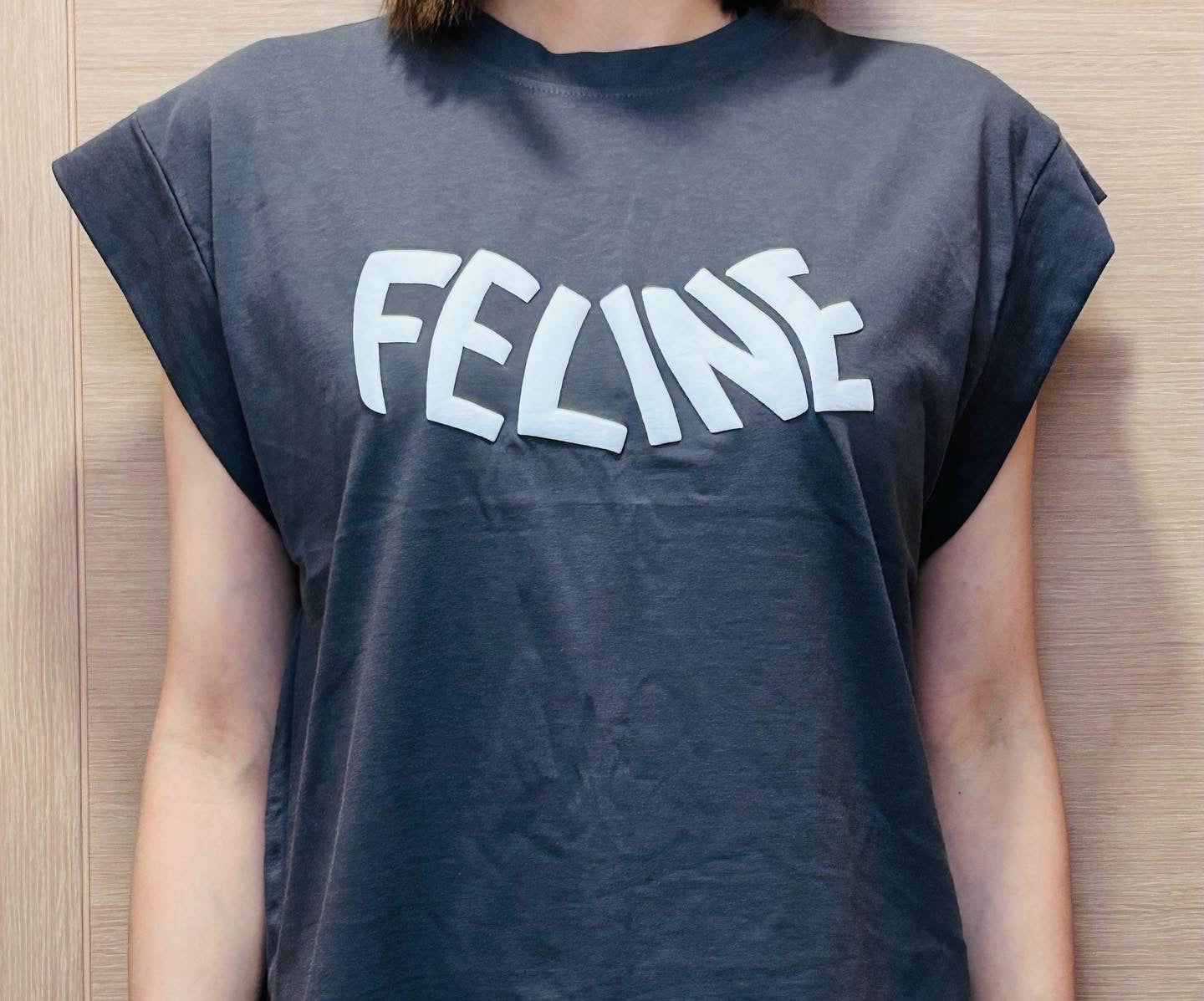 Kiff 灰黑色Tee free size